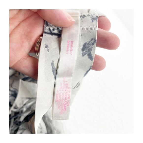 BUY 1 GET 1 FREE Victorias Secret snap bralette clouds tie dye white black trian - Picture 5 of 6